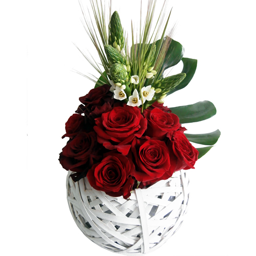 Rounded Basket with Red Roses