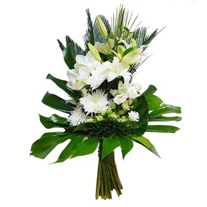 Ramo de funeral com flores brancas